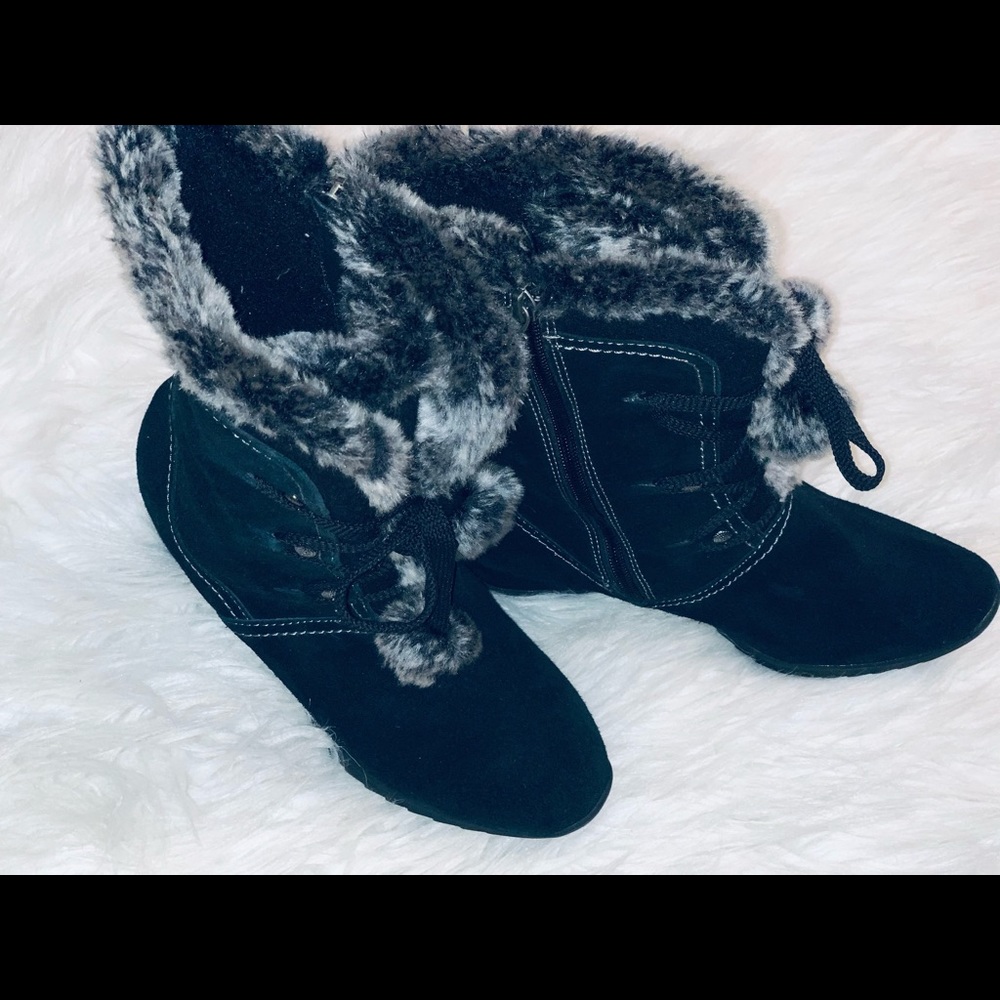 Boots - Picture 3 of 6